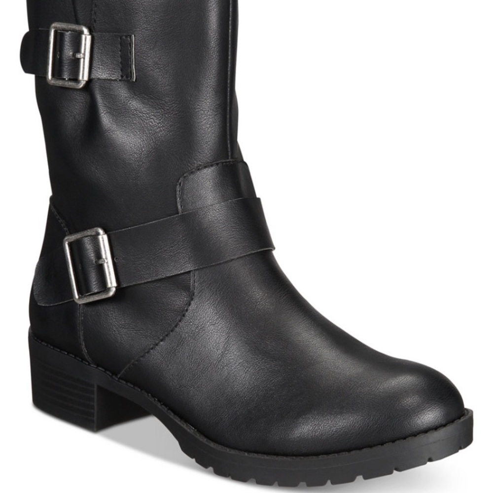 Combat boots